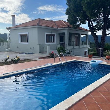 Villa Ouranos In Pefkias Скопелос Екстериор снимка