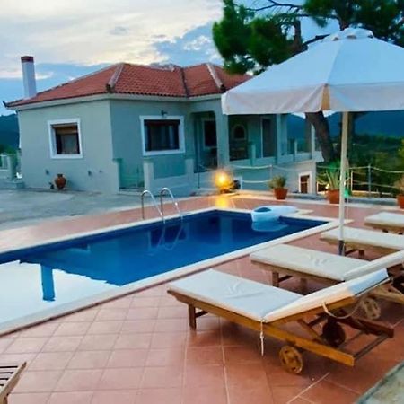 Villa Ouranos In Pefkias Скопелос Екстериор снимка