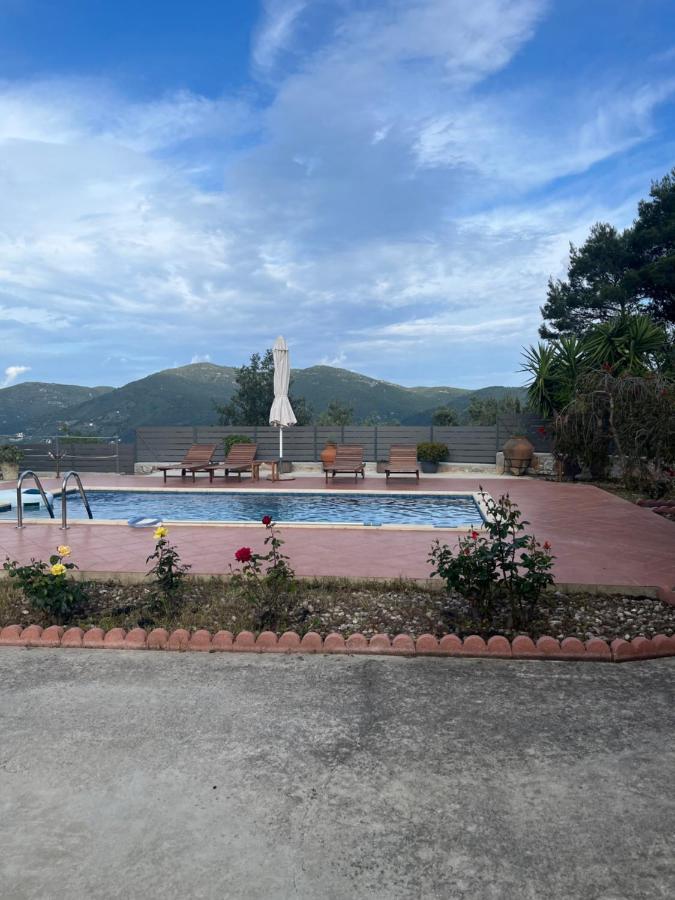 Villa Ouranos In Pefkias Скопелос Екстериор снимка