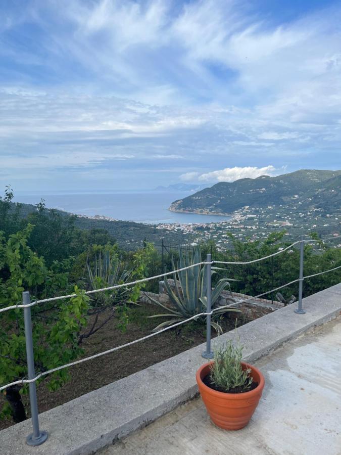 Villa Ouranos In Pefkias Скопелос Екстериор снимка
