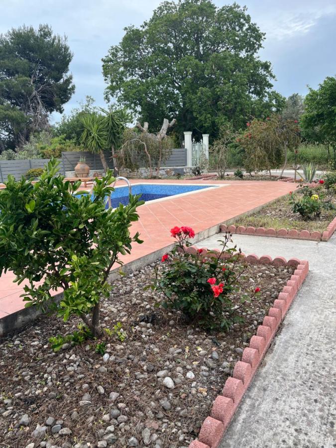 Villa Ouranos In Pefkias Скопелос Екстериор снимка